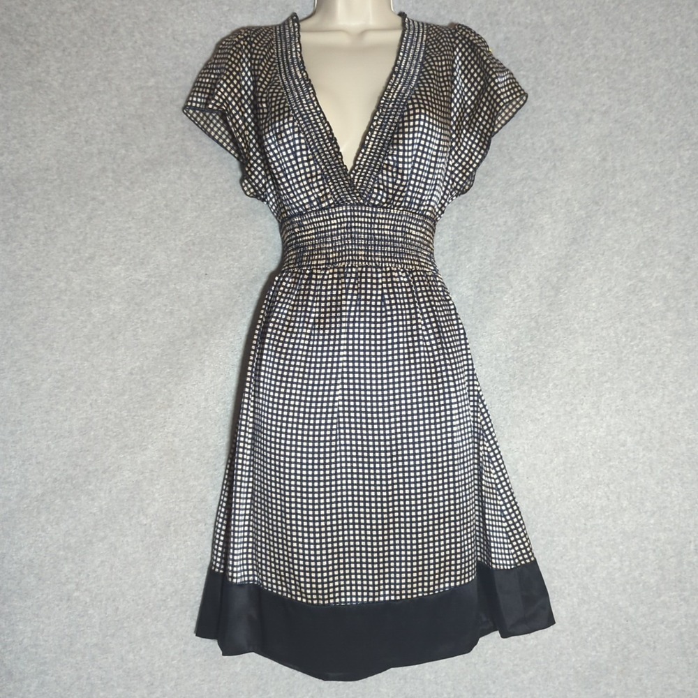 BCBG Maxazria Dress M Silk V-neck Smock Geometric Multi Classic Modest Romantic